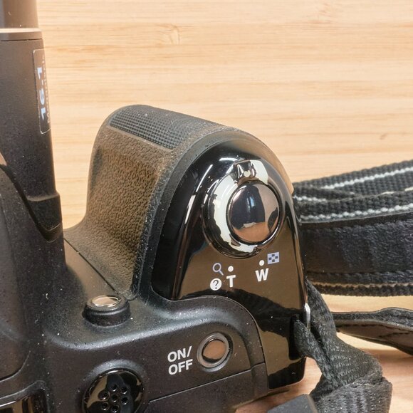 Nikon Coolpix L320 / 16.1MP Digital Camera / 26x Optical Zoom / Full HD Video - Picture 5 of 8